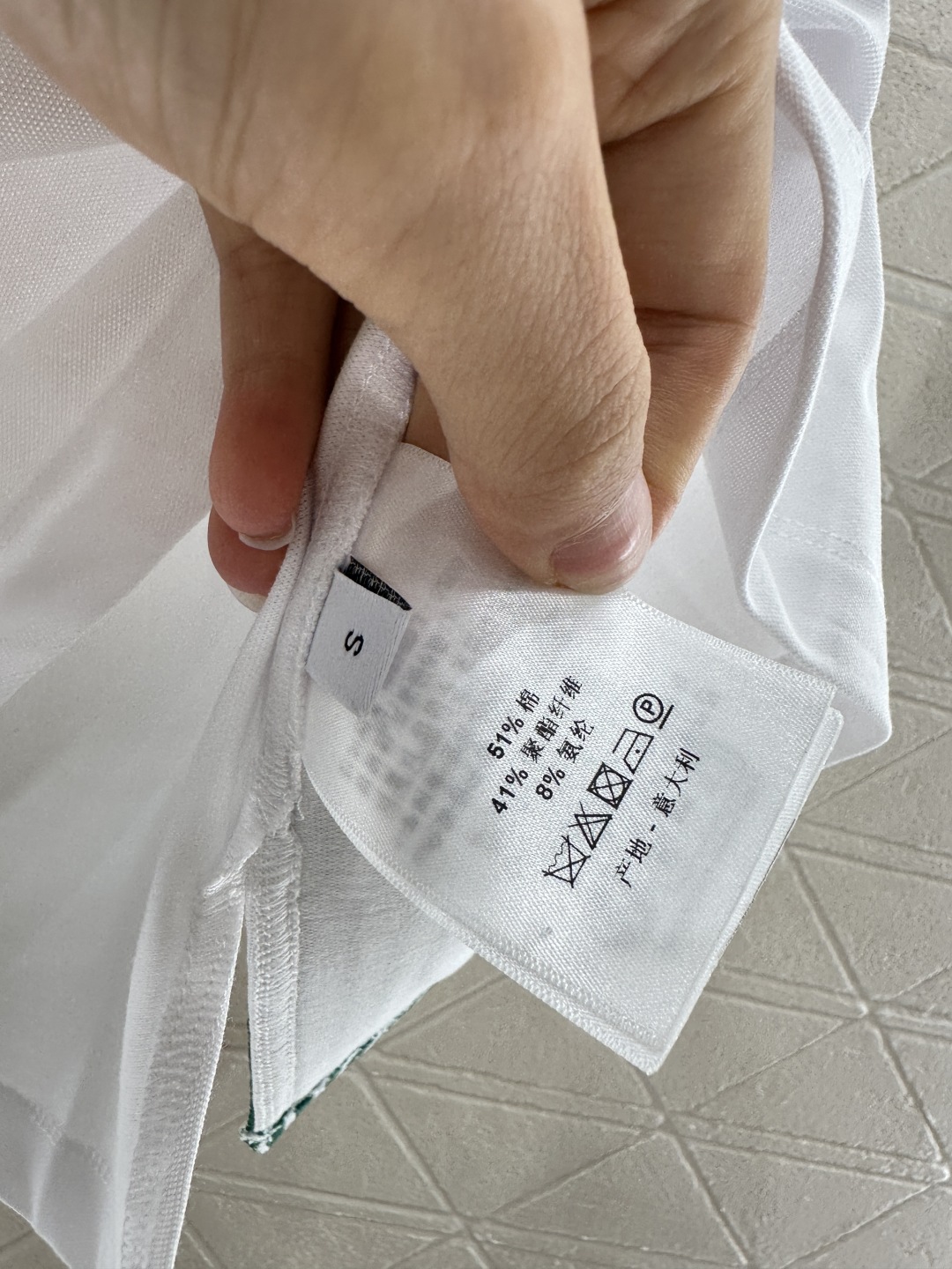 ♥Dio*♥2025新品上架
    无袖上衣裙裤套装
定制YB朱地全棉材质 细腻肌理 透气舒适 翻领无