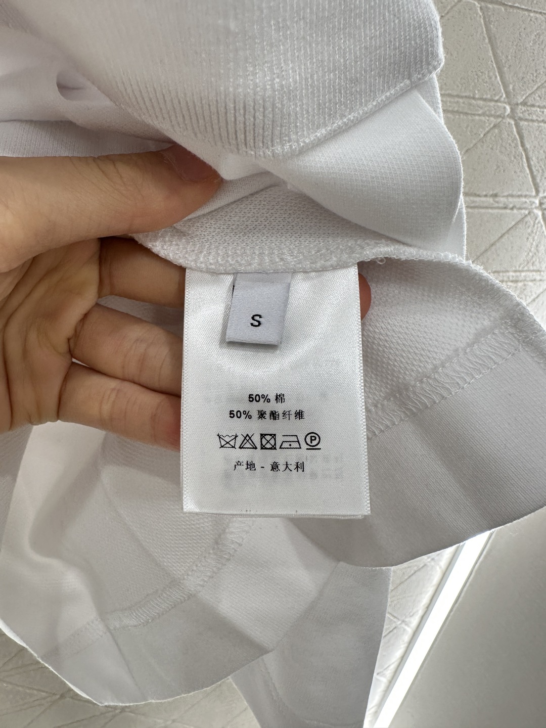 ♥Dio*♥2025新品上架
    压褶织带短袖连衣裙
定制YB朱地全棉材质 细腻肌理 透气舒适 翻领