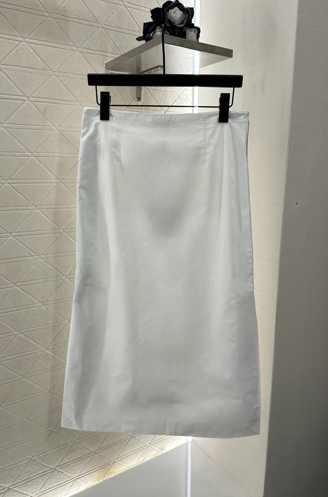 ♥Dio*♥2025新品上架
中阔袖夹克外套半裙套装
定制YB进口冲锋材质 挺括有型 质感十足 翻领夹克