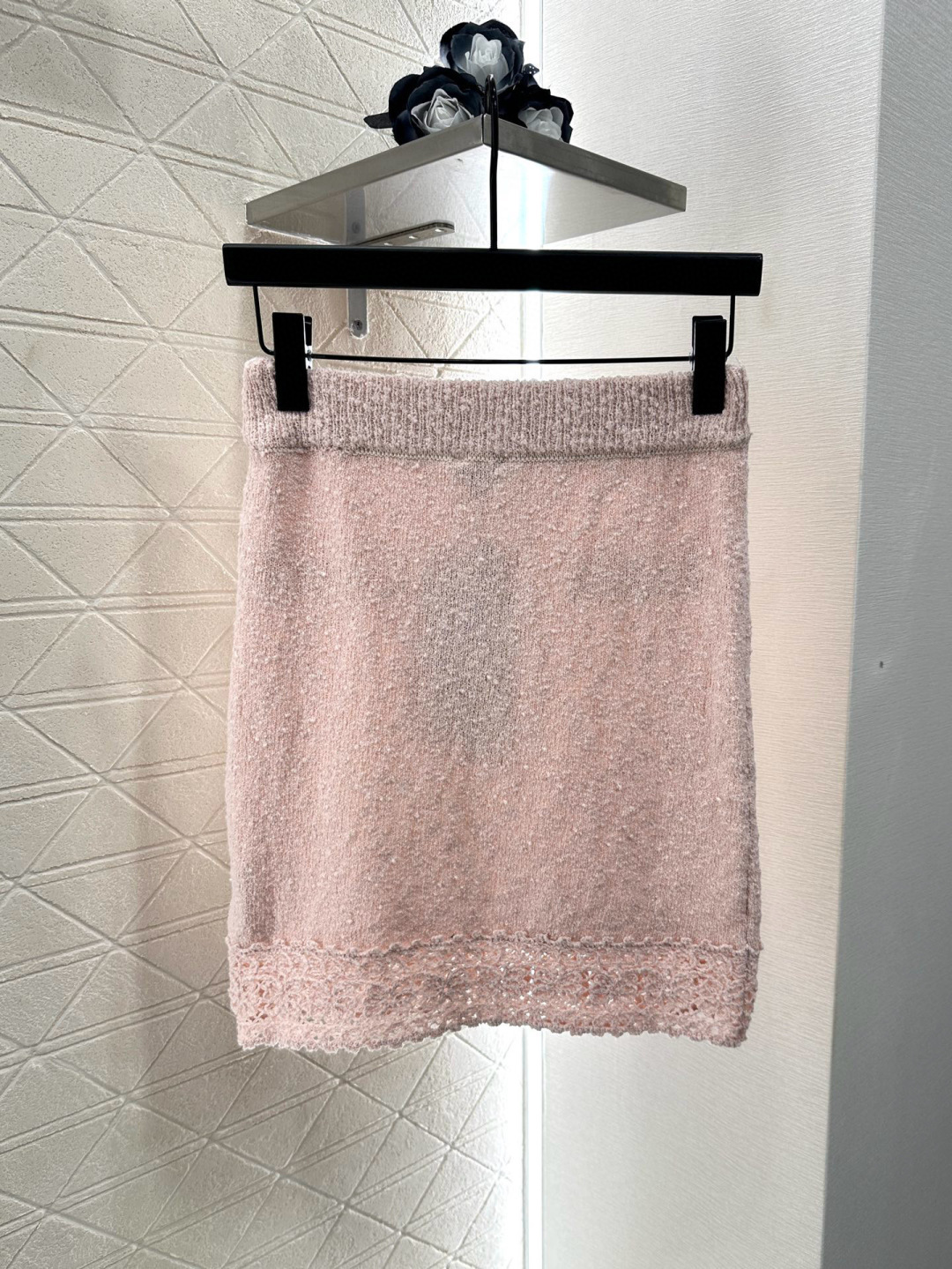 ♥Chane*♥2025新品上架
 颗粒花边针织开衫半裙套装
定制YB棉毛纱线织造 穿搭舒适 柔软细腻 