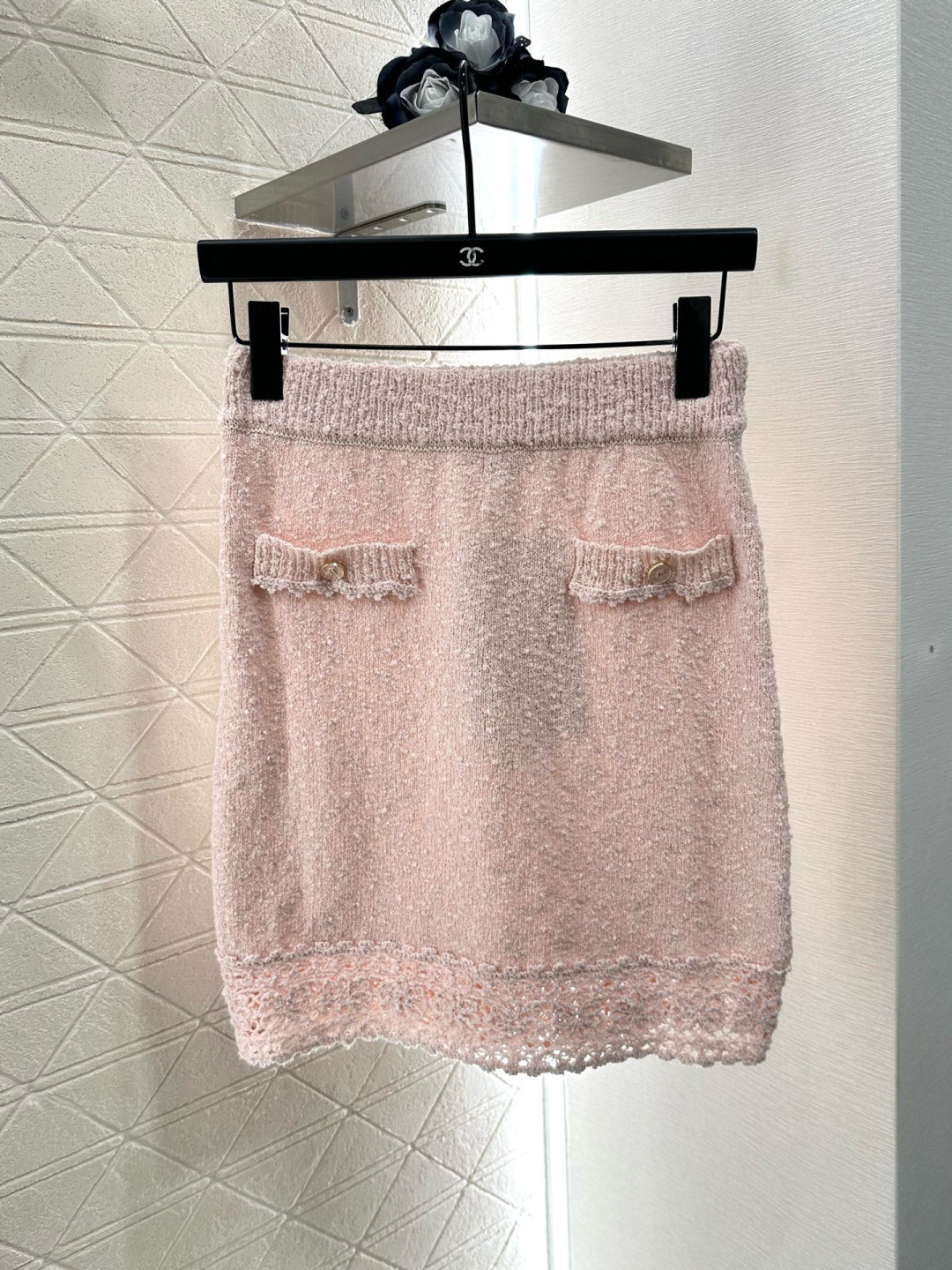 ♥Chane*♥2025新品上架
 颗粒花边针织开衫半裙套装
定制YB棉毛纱线织造 穿搭舒适 柔软细腻 