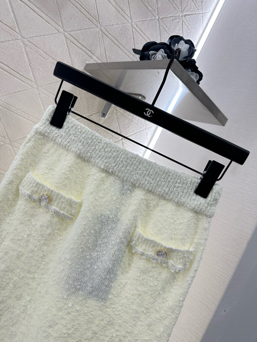 ♥Chane*♥2025新品上架
 颗粒花边针织开衫半裙套装
定制YB棉毛纱线织造 穿搭舒适 柔软细腻 