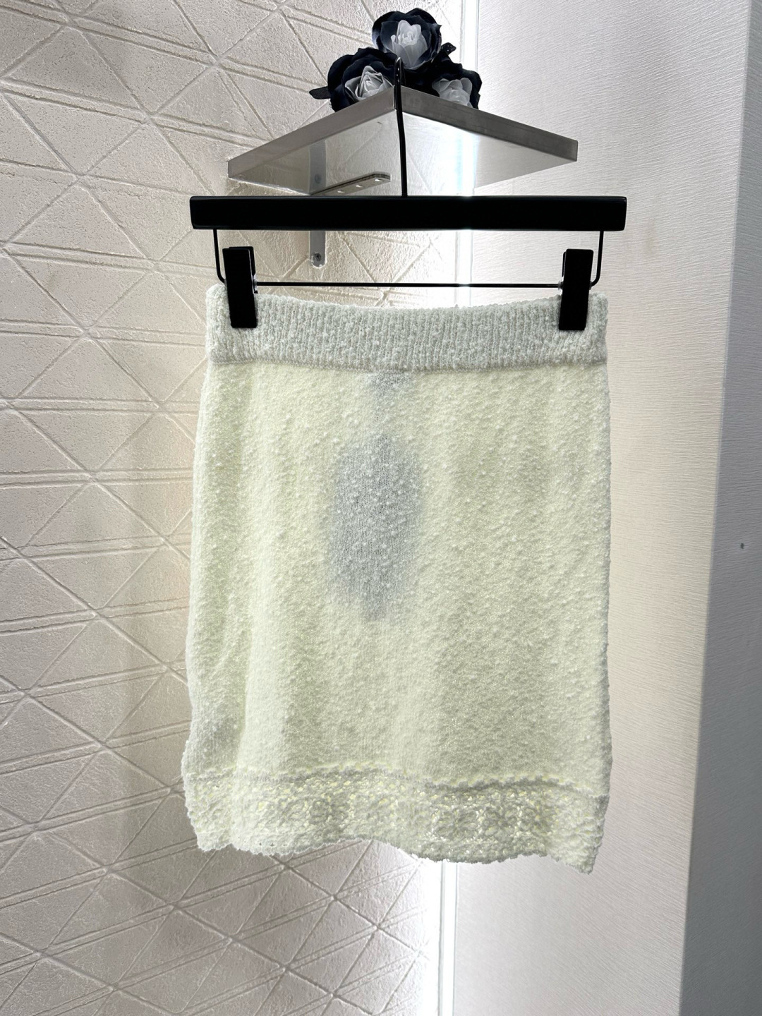 ♥Chane*♥2025新品上架
 颗粒花边针织开衫半裙套装
定制YB棉毛纱线织造 穿搭舒适 柔软细腻 