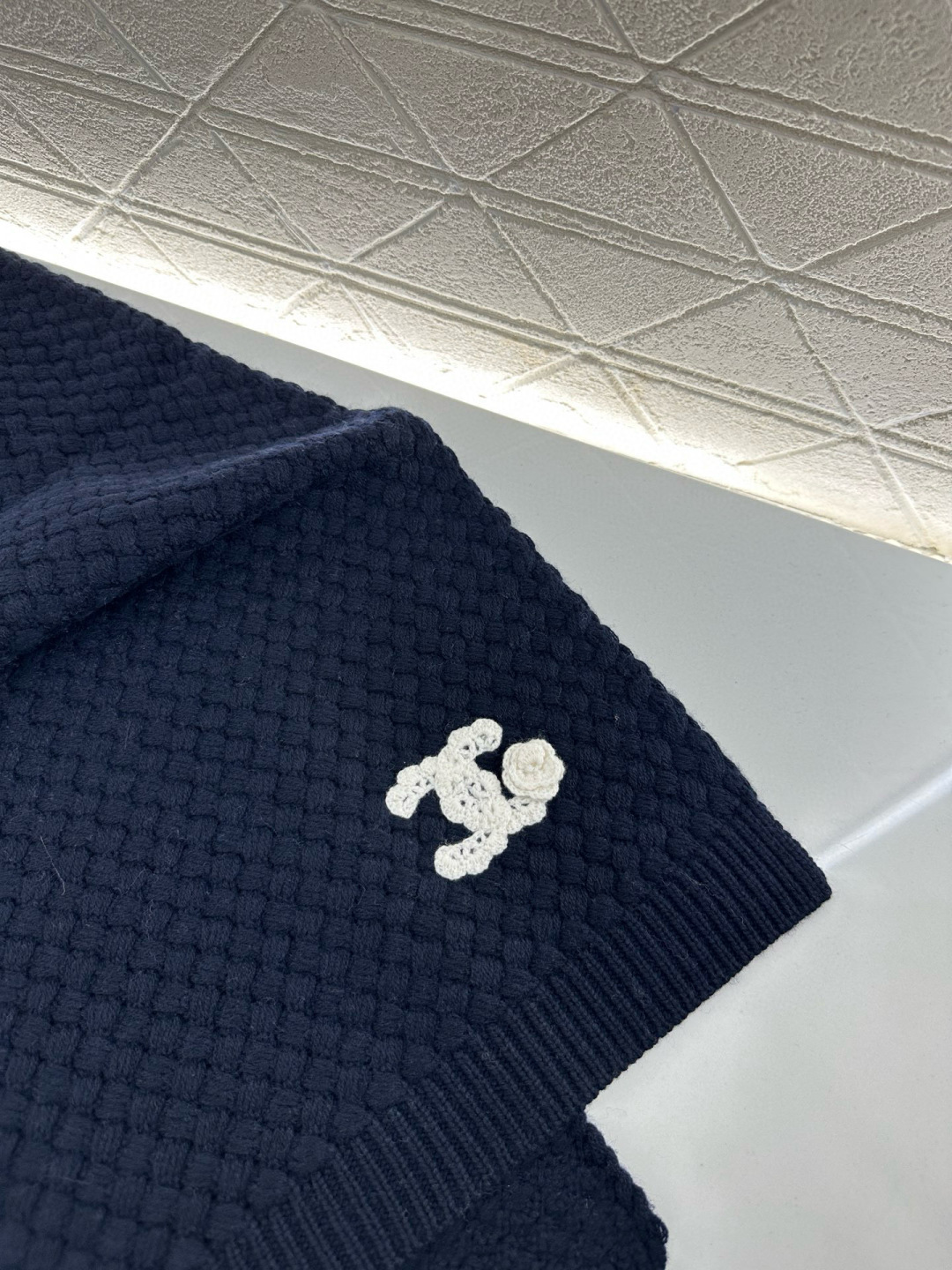 ♥Chane*♥2025新品上架
      双C徽标羊绒围巾
定制YB羊绒羊毛材质 亲肤柔软 保暖舒适