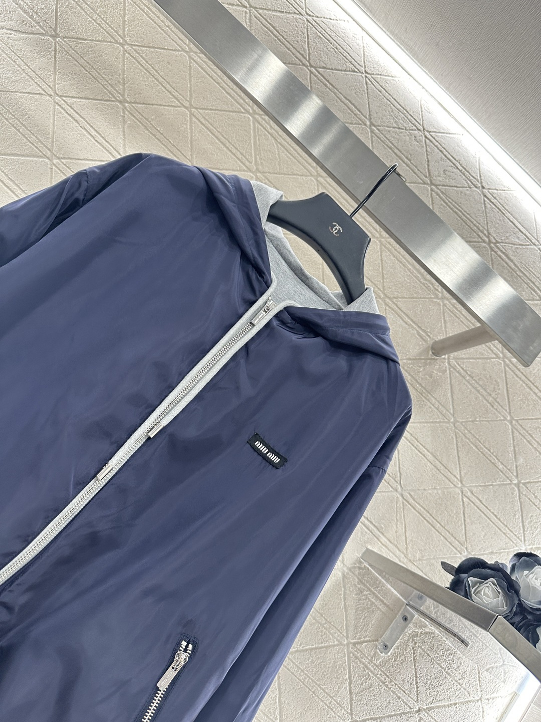 ♥Miumi*♥2025新品上架
 两面穿连帽外套长裤套装
定制YB斜纹全棉➕环保再生尼龙材质 舒适透气