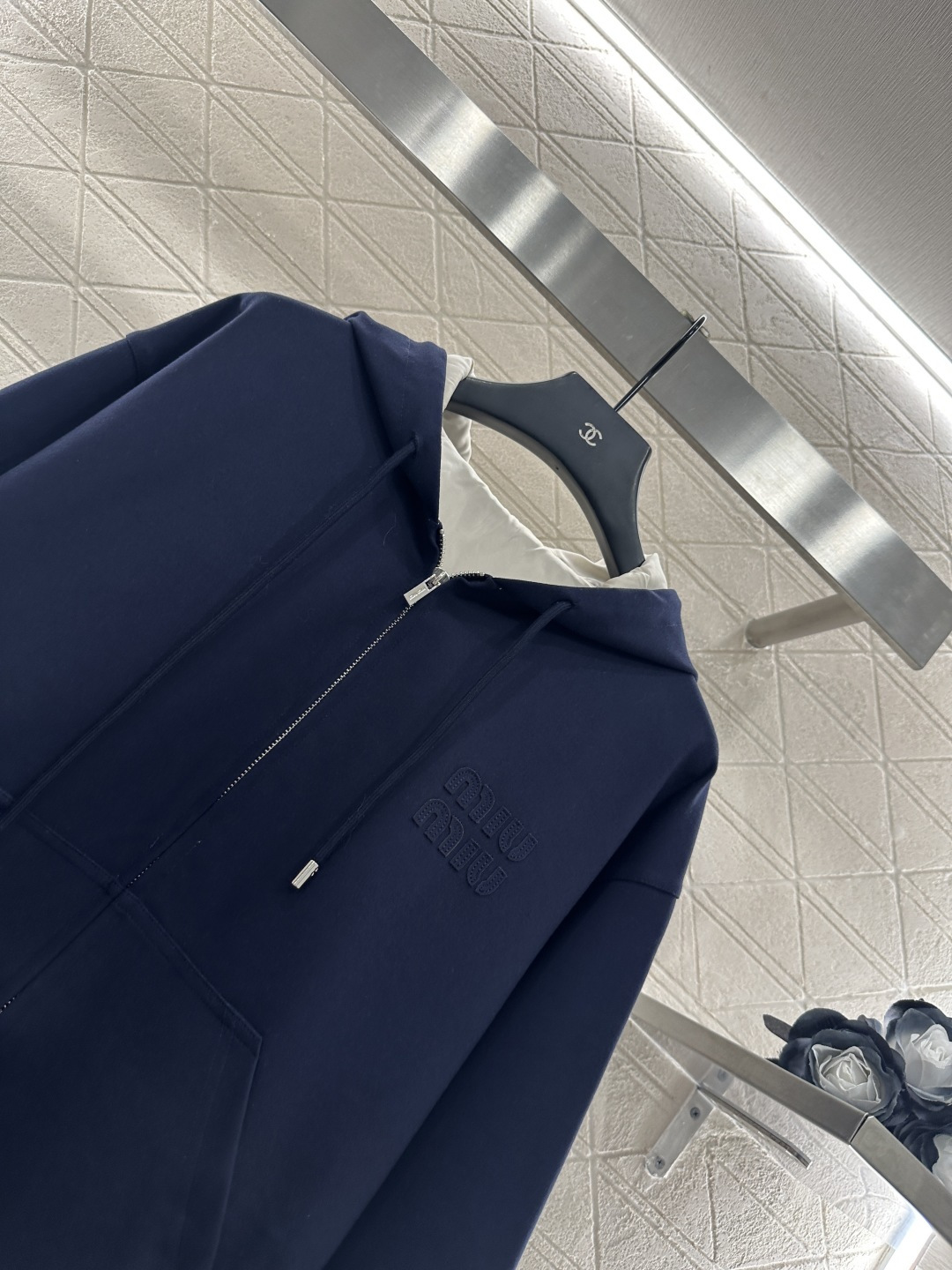 ♥Miumi*♥2025新品上架
 两面穿连帽外套长裤套装
定制YB斜纹全棉➕环保再生尼龙材质 舒适透气