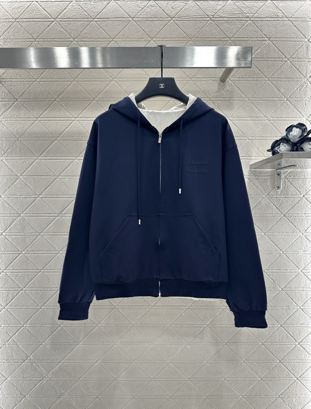 ♥Miumi*♥2025新品上架
 两面穿连帽外套长裤套装
定制YB斜纹全棉➕环保再生尼龙材质 舒适透气