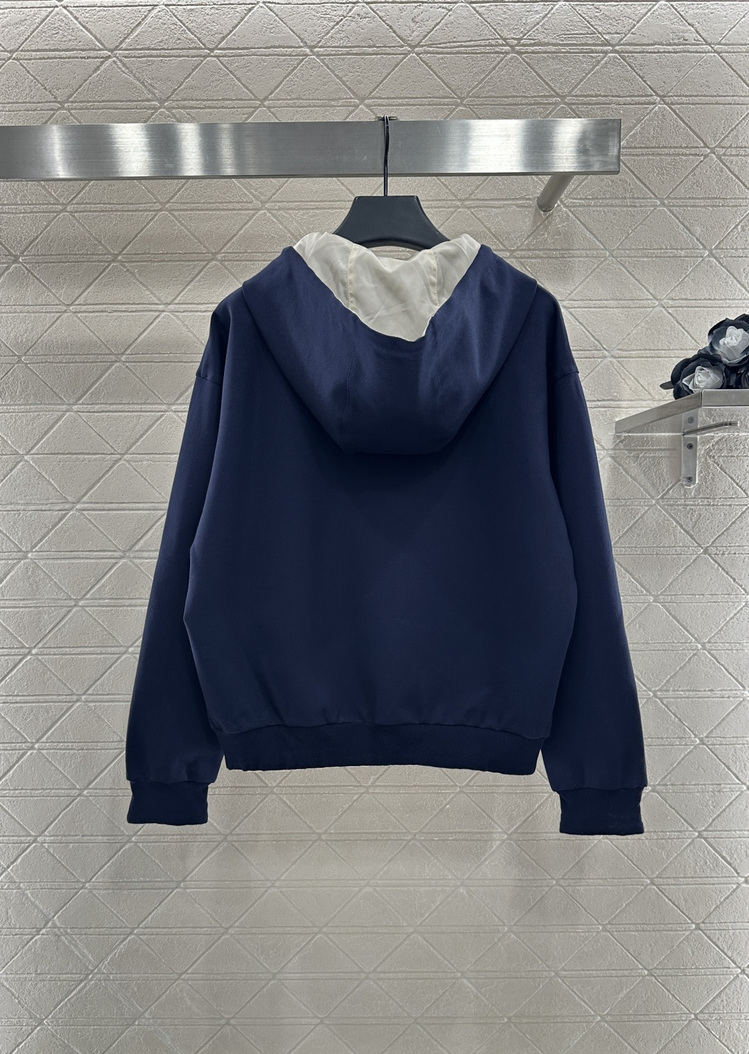 ♥Miumi*♥2025新品上架
 两面穿连帽外套长裤套装
定制YB斜纹全棉➕环保再生尼龙材质 舒适透气