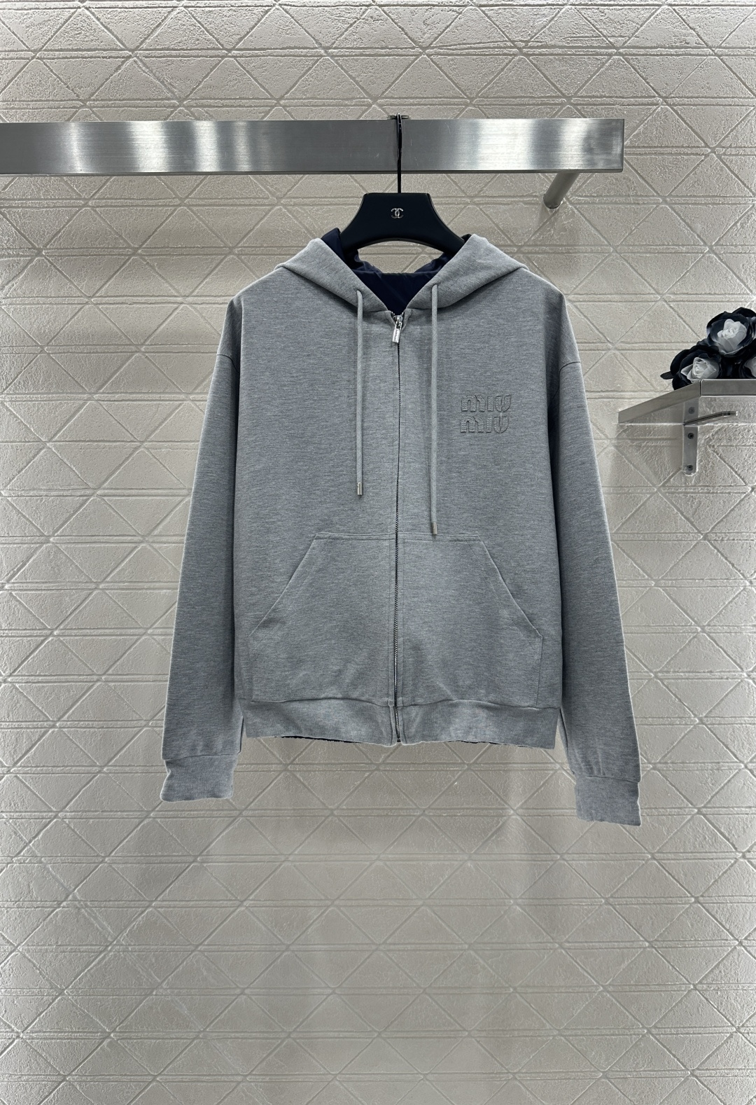 ♥Miumi*♥2025新品上架
 两面穿连帽外套长裤套装
定制YB斜纹全棉➕环保再生尼龙材质 舒适透气