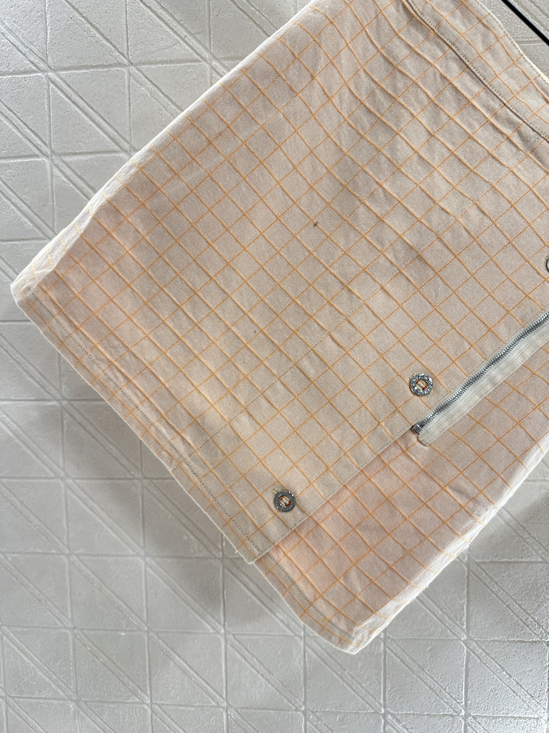 ♥Herme*♥2025新品上架
   定位格纹翻领牛仔半裙
定制YB斜纹棉牛仔材质 质感高级 穿搭有型