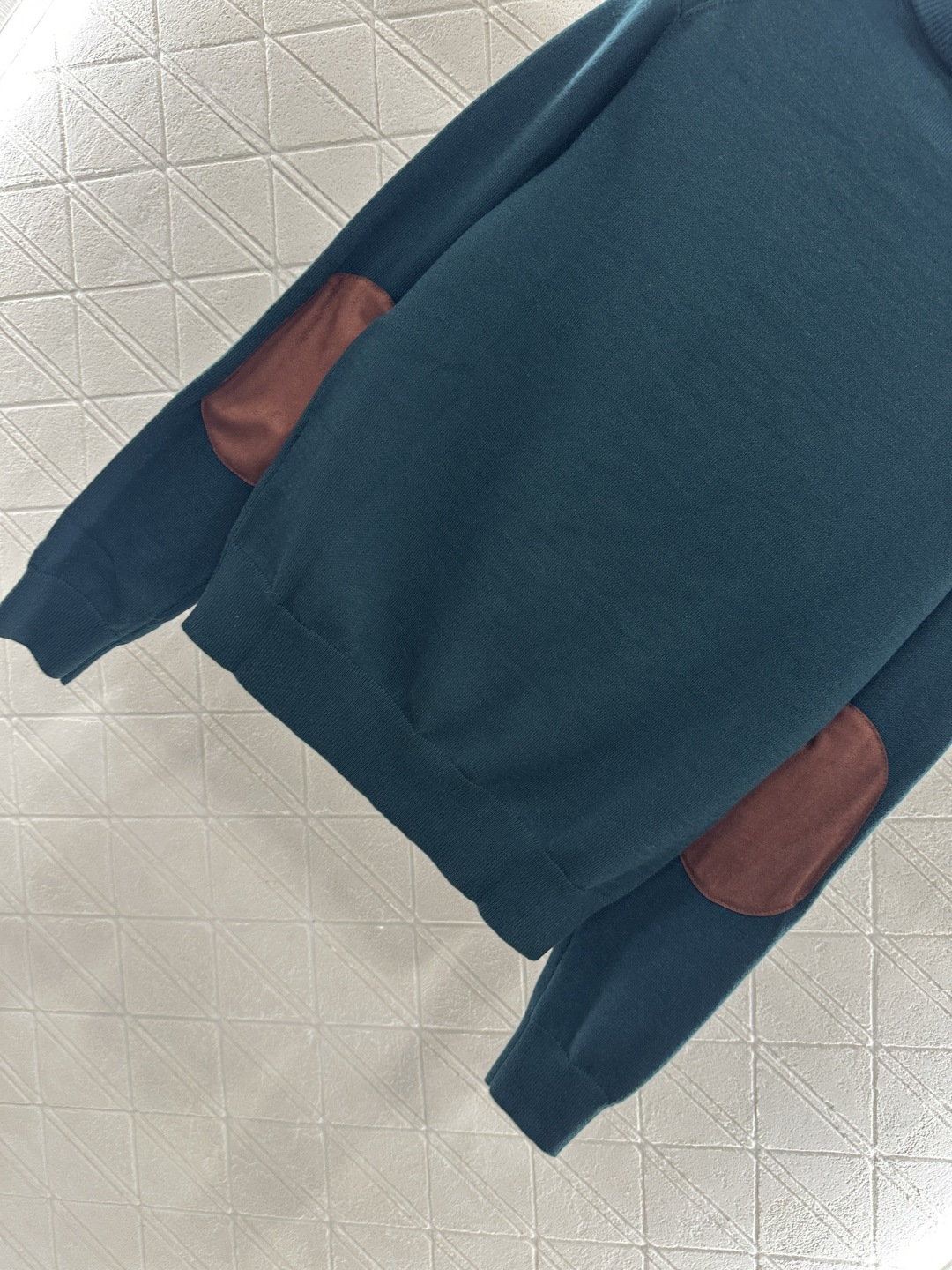 ♥Miumi*♥2025新品上架
       棒球针织外套
定制YB羊毛纱线织造 质感高级 品相十足 