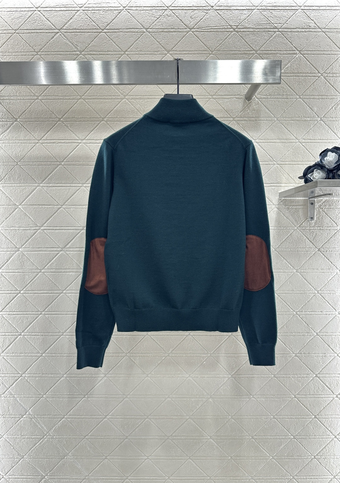 ♥Miumi*♥2025新品上架
       棒球针织外套
定制YB羊毛纱线织造 质感高级 品相十足 