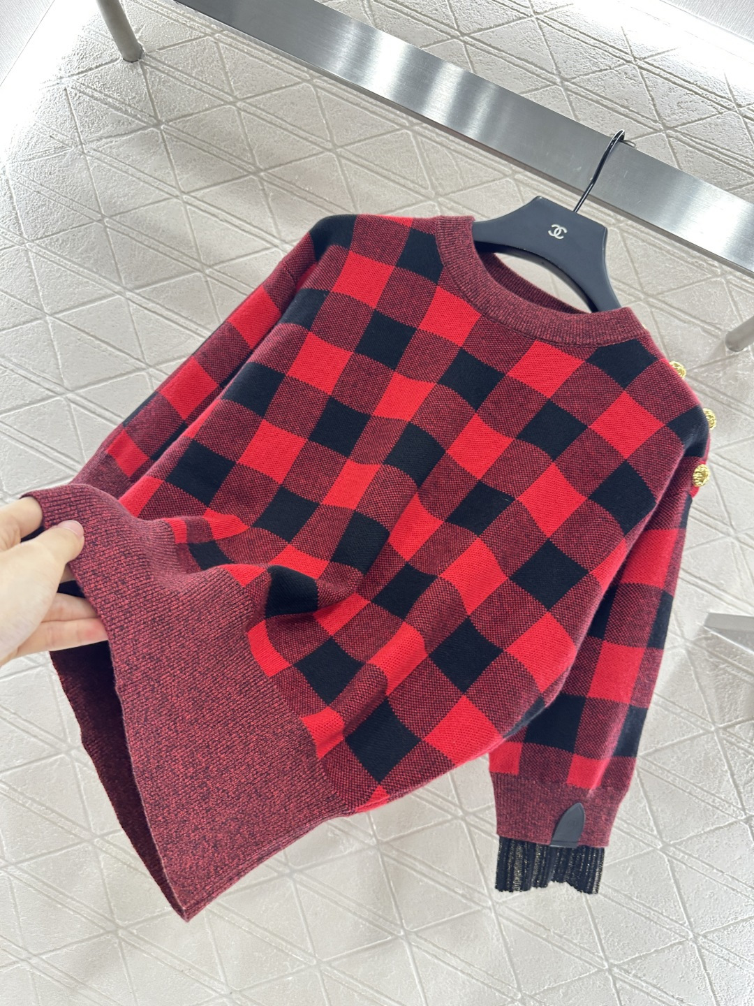 ♥Louis Vuitto*♥2025新品上架
       格纹针织中袖上衣
定制YB羊绒羊毛纱线织造