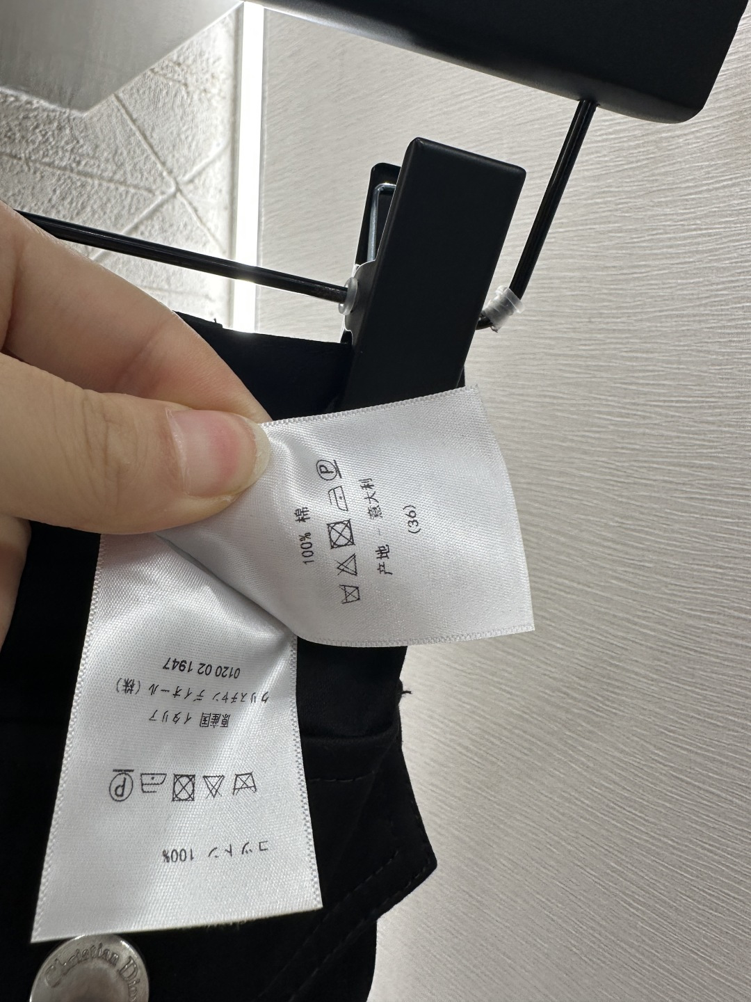 ♥Dio*♥2025新品上架
     高腰压褶半裙
定制YB斜纹全棉材质 光泽舒适 质感上乘 裁剪垂顺