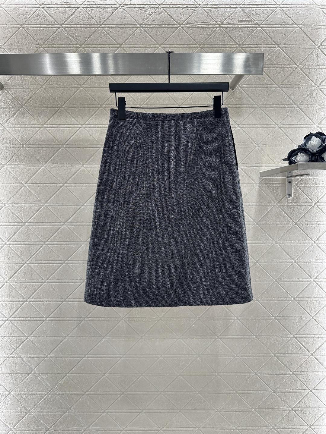 ♥Dio*♥2025新品上架
   钉珠无袖上衣半裙套装
定制YB精仿羊毛材质 肌理明显 质感上乘 柔软