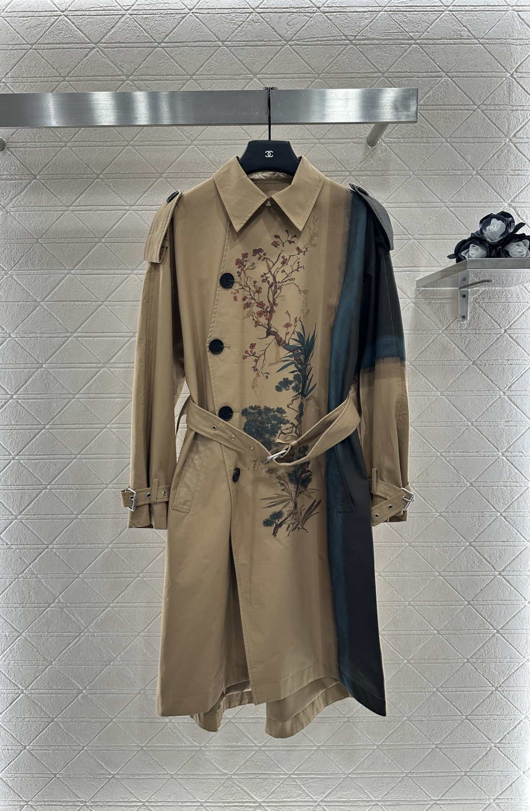 ♥Dio*♥2025新品上架
   新中式腰带风衣外套
定制YB进口全棉风衣材质 工艺处理 挺括有型 质