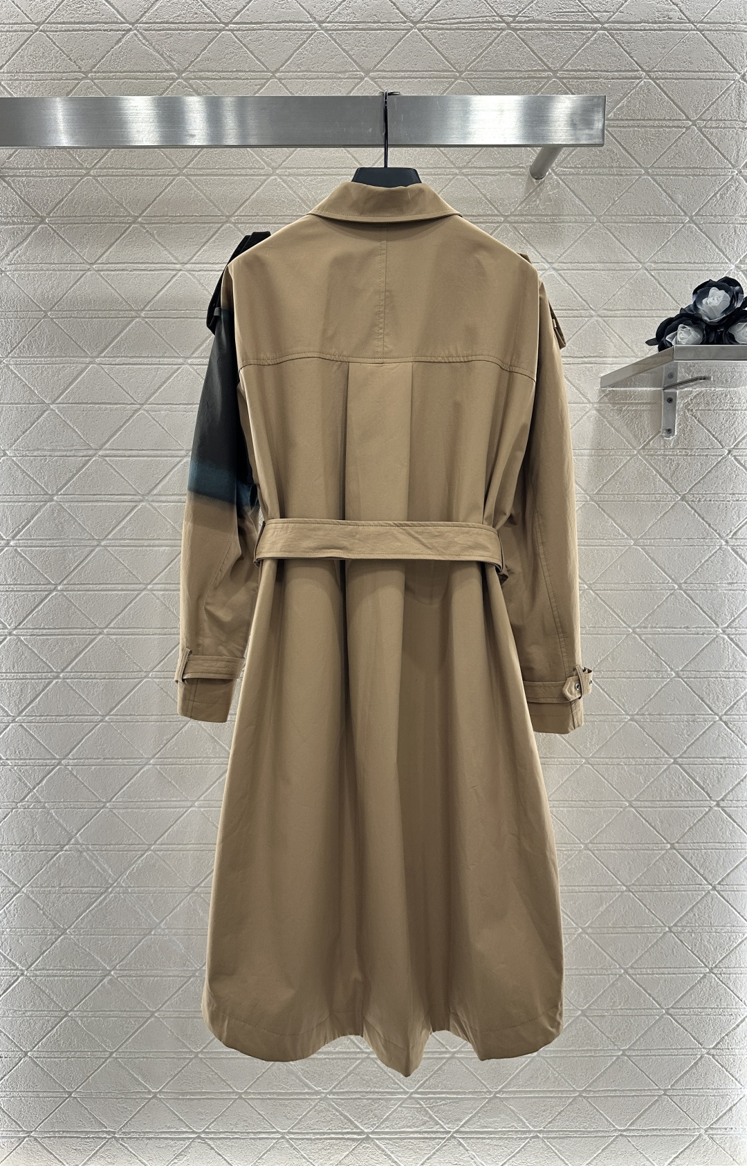 ♥Dio*♥2025新品上架
   新中式腰带风衣外套
定制YB进口全棉风衣材质 工艺处理 挺括有型 质