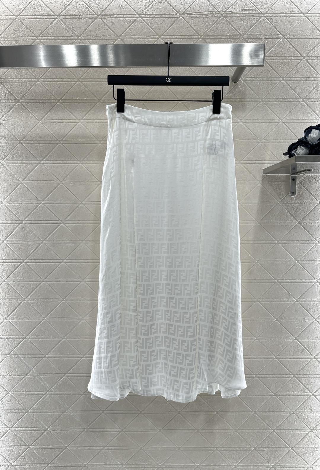 ♥Fend*♥2025新品上架
   提花衬衫半裙套装
定制YB进口提花材质 质感光泽 舒适透气 翻领衬