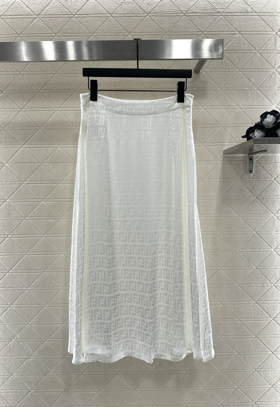 ♥Fend*♥2025新品上架
   提花衬衫半裙套装
定制YB进口提花材质 质感光泽 舒适透气 翻领衬