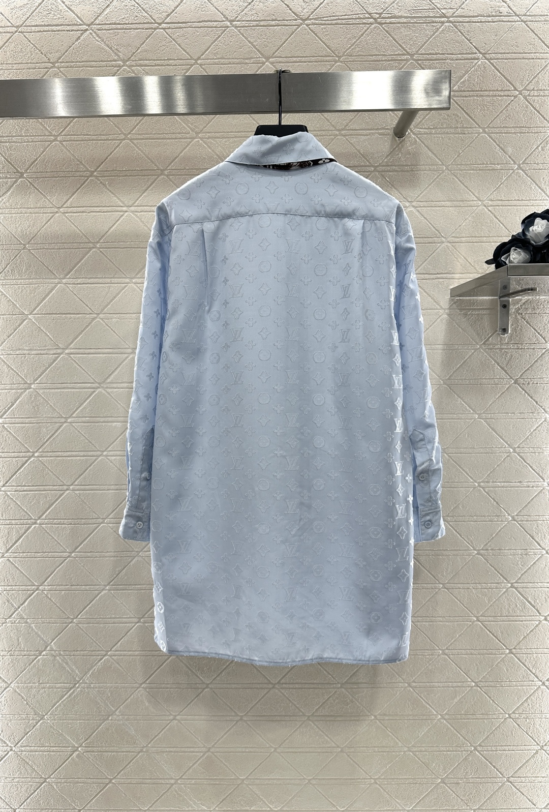 ♥Louis Vuitto*♥2025新品上架
       丝巾长款衬衣 
定制YB斜纹提花全棉材质 