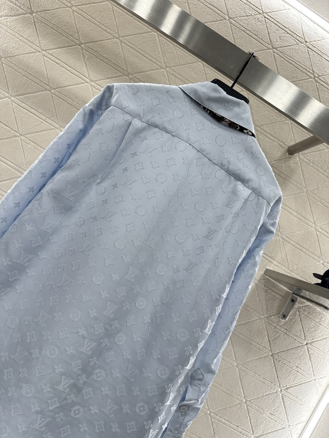 ♥Louis Vuitto*♥2025新品上架
       丝巾长款衬衣 
定制YB斜纹提花全棉材质 