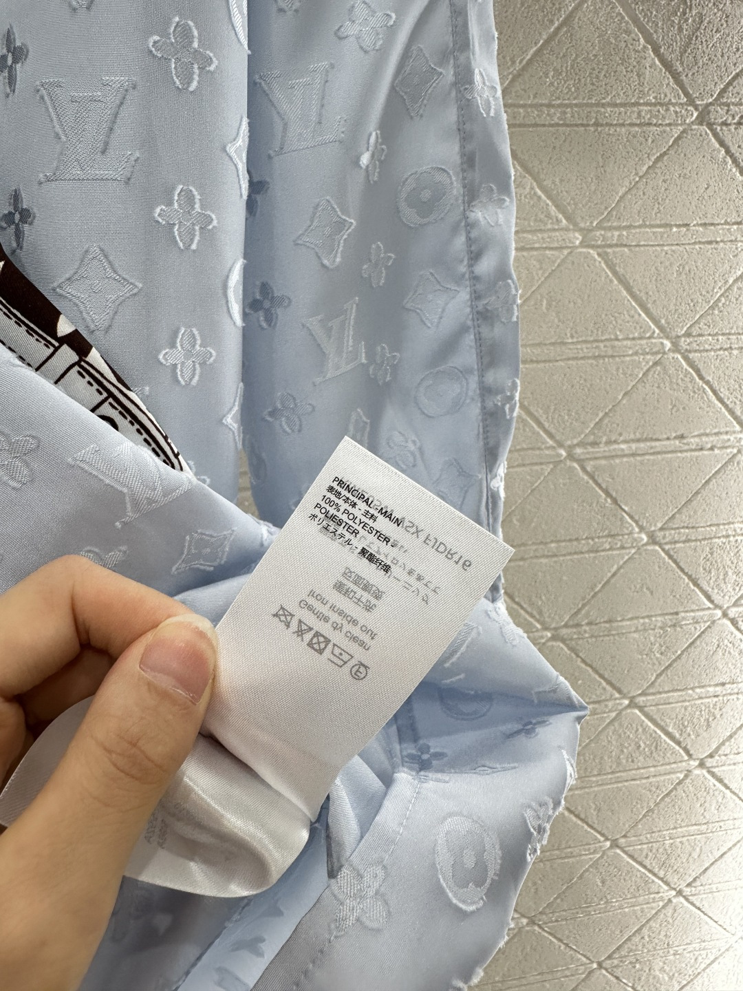 ♥Louis Vuitto*♥2025新品上架
       丝巾长款衬衣 
定制YB斜纹提花全棉材质 