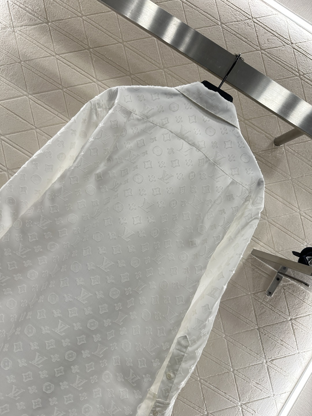 ♥Louis Vuitto*♥2025新品上架
       丝巾长款衬衣 
定制YB斜纹提花全棉材质 