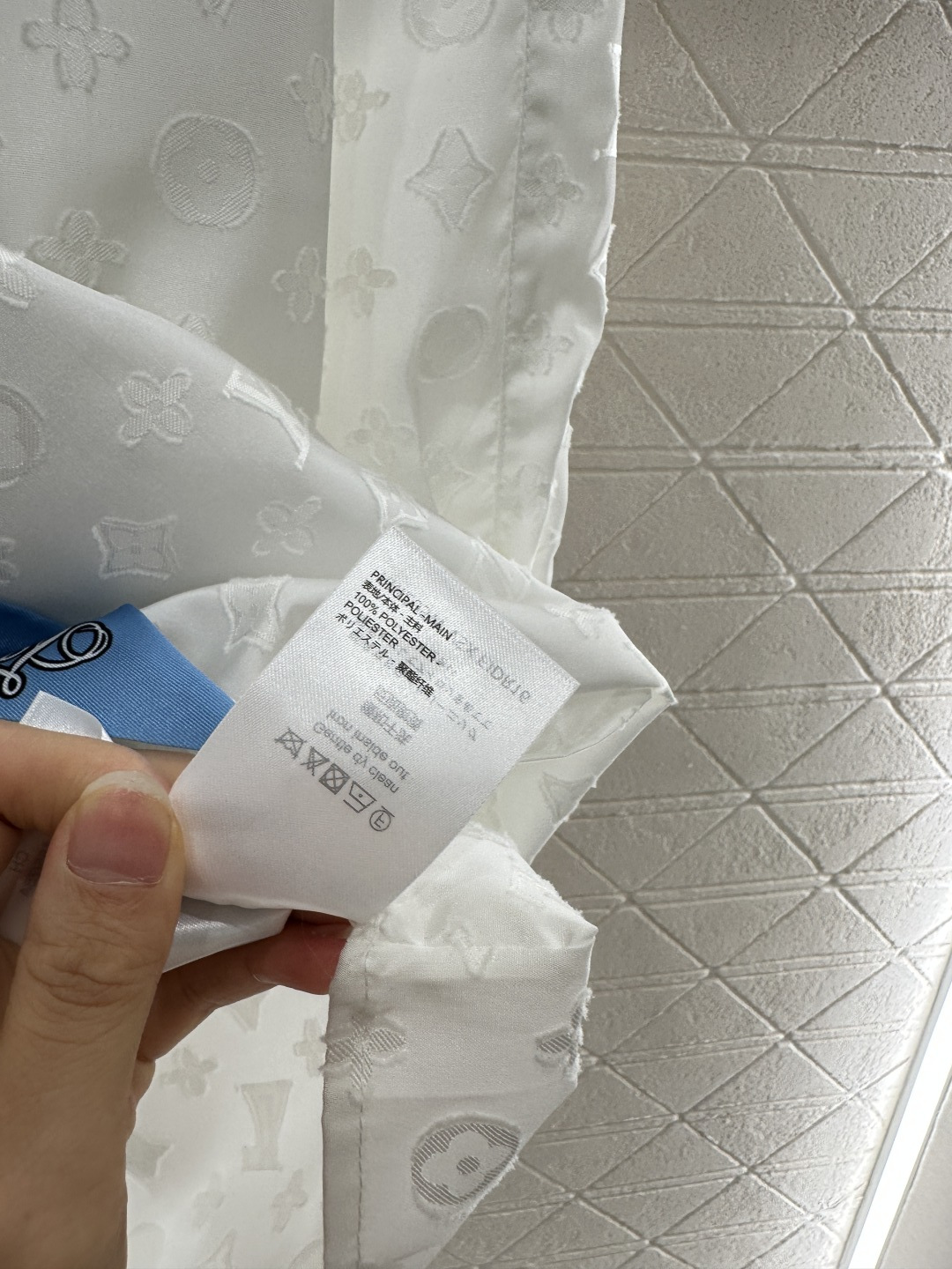 ♥Louis Vuitto*♥2025新品上架
       丝巾长款衬衣 
定制YB斜纹提花全棉材质 