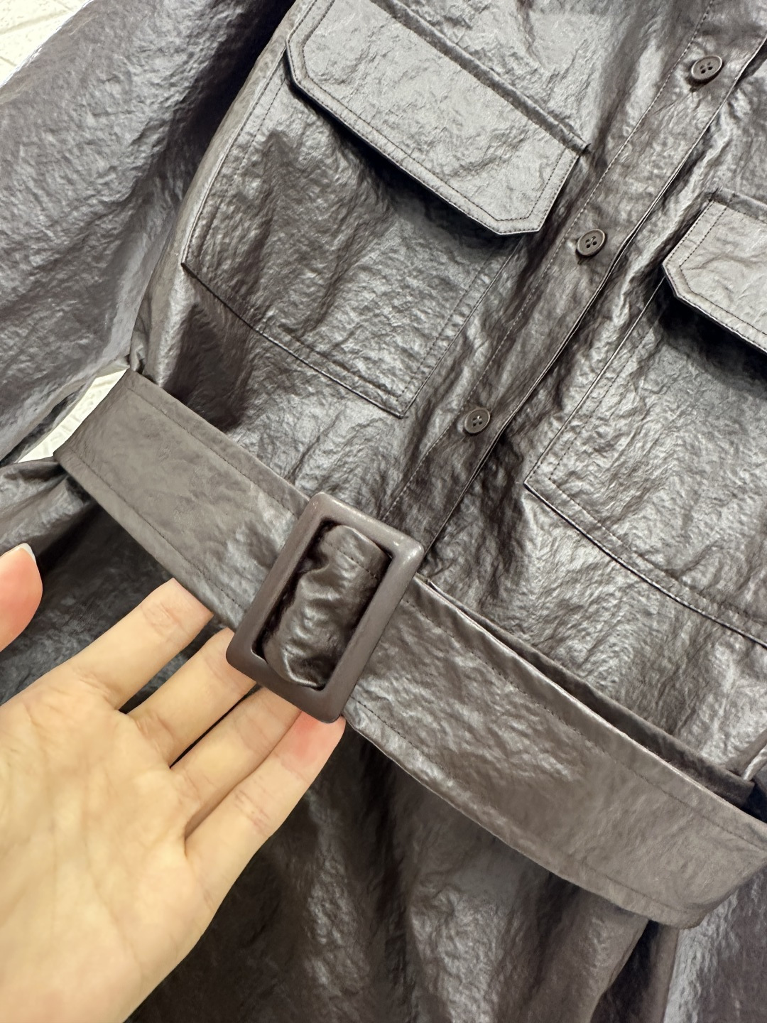 ♥Celin*♥2025新品上架
    廓形防皮革风衣外套
定制YB进口最新防皮革材质 区别材质特性 