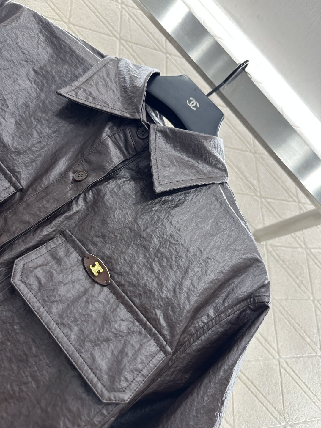 ♥Celin*♥2025新品上架
    廓形防皮革风衣外套
定制YB进口最新防皮革材质 区别材质特性 