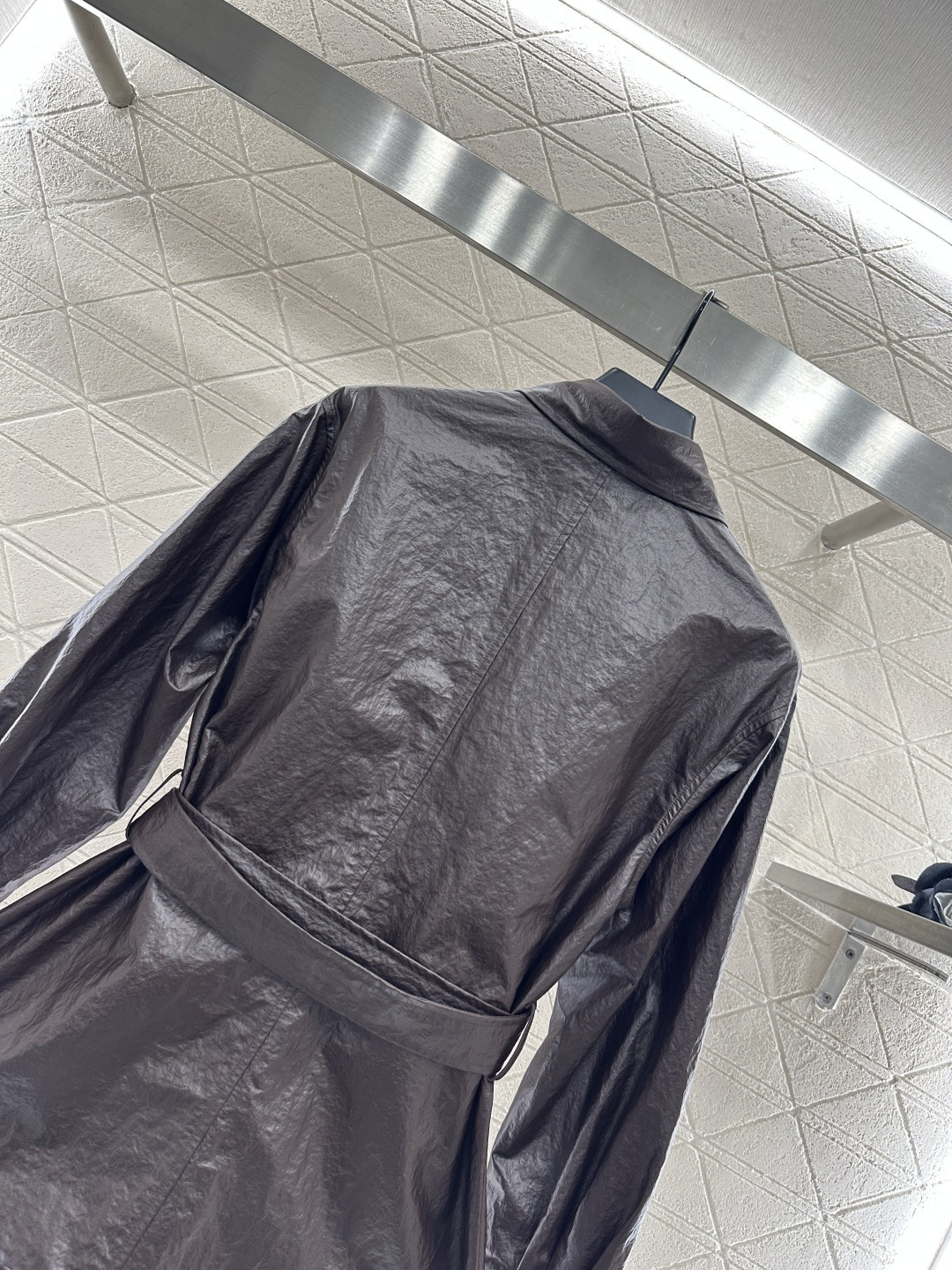 ♥Celin*♥2025新品上架
    廓形防皮革风衣外套
定制YB进口最新防皮革材质 区别材质特性 