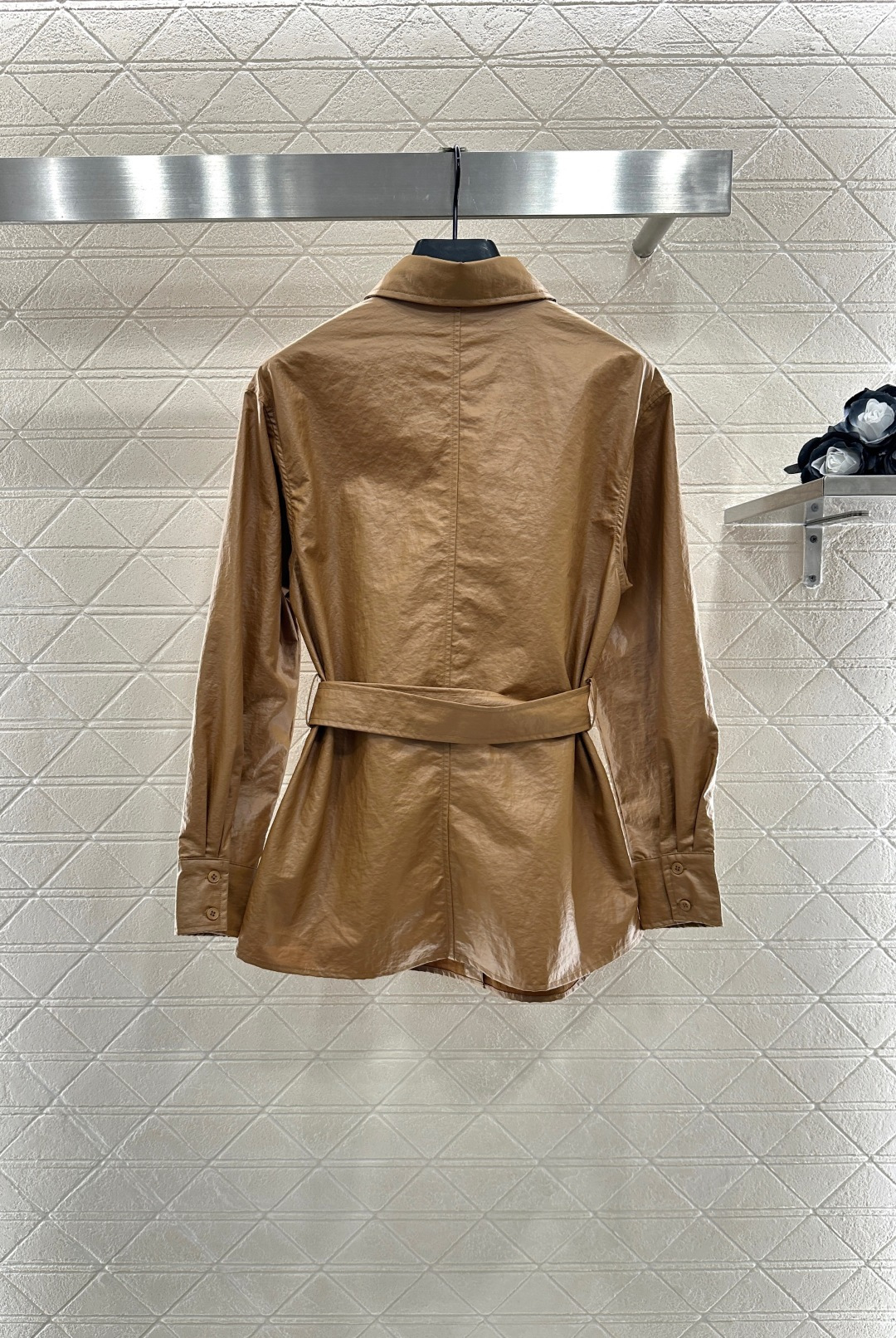 ♥Celin*♥2025新品上架
    廓形防皮革风衣外套
定制YB进口最新防皮革材质 区别材质特性 