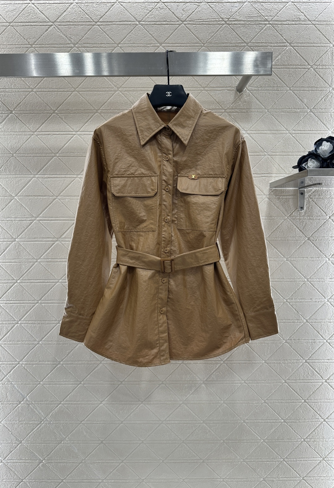 ♥Celin*♥2025新品上架
    廓形防皮革风衣外套
定制YB进口最新防皮革材质 区别材质特性 