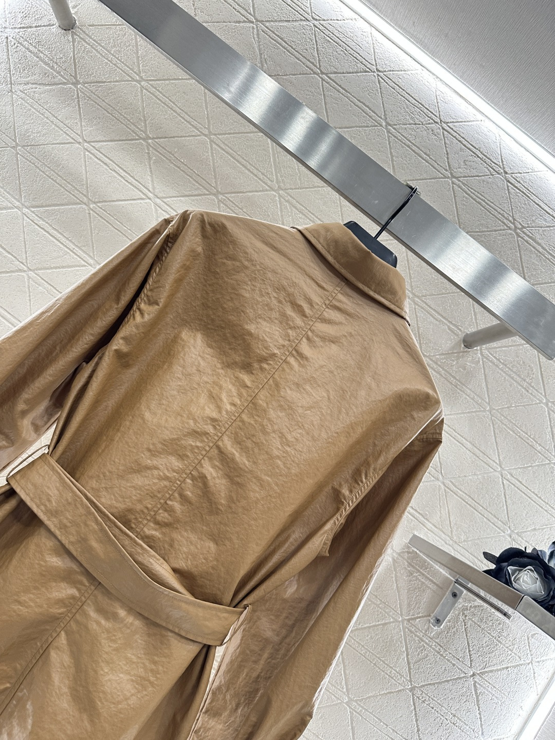 ♥Celin*♥2025新品上架
    廓形防皮革风衣外套
定制YB进口最新防皮革材质 区别材质特性 