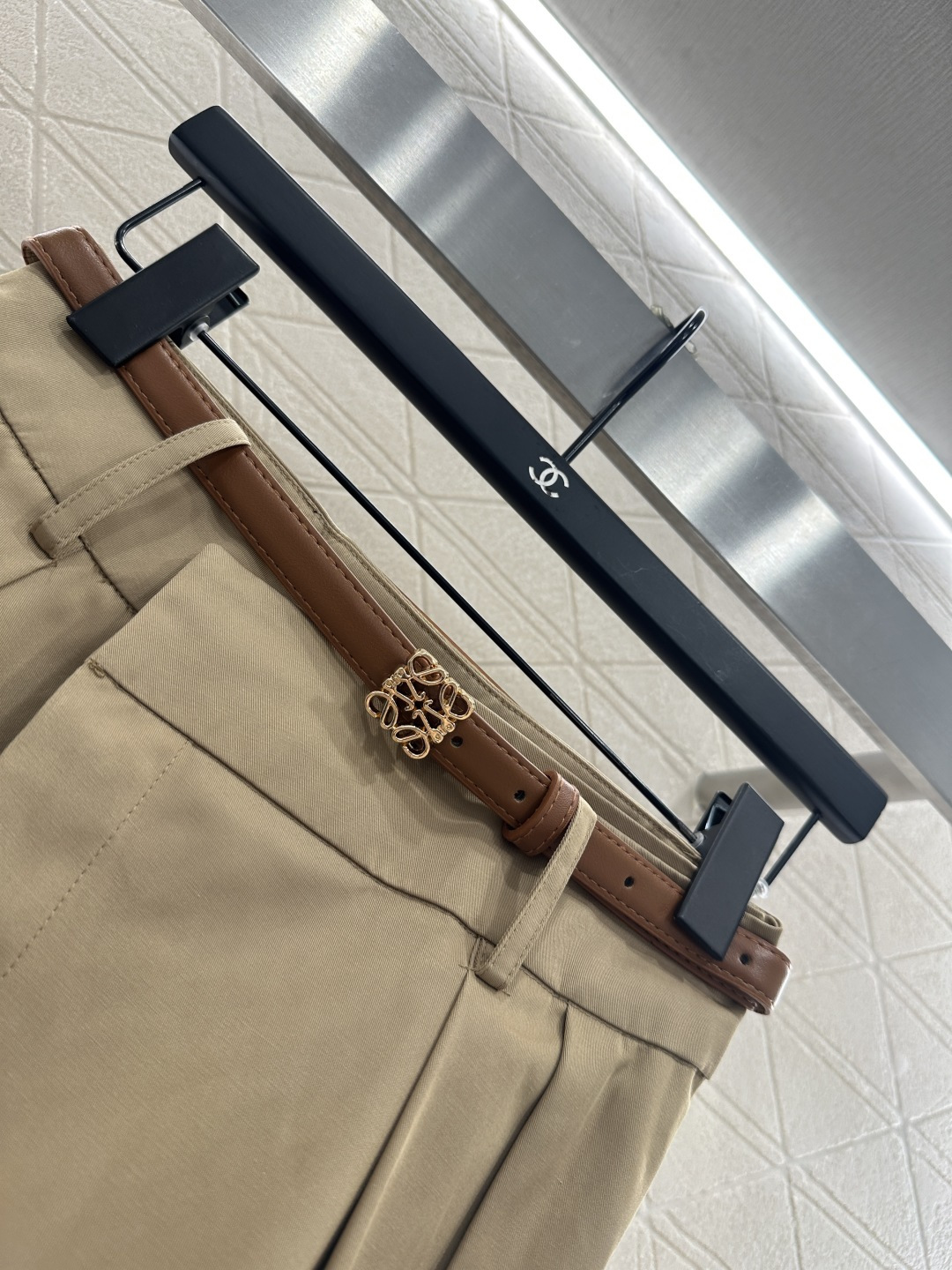 ♥Loew*♥2025新品上架
    腰带前片式压褶半裙
定制YB进口原生全棉材质 质感光泽 品相上乘