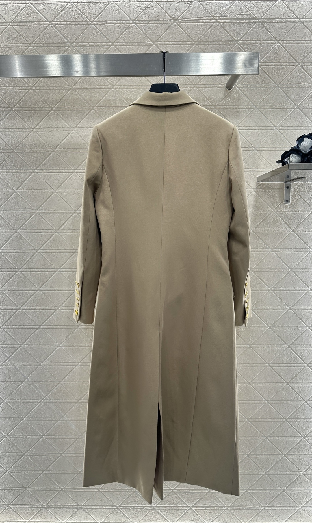 ♥Csh*♥2025新品上架
   翻领双排扣风衣外套
定制YB进口全棉风衣材质 质感高级 品相绝佳 长