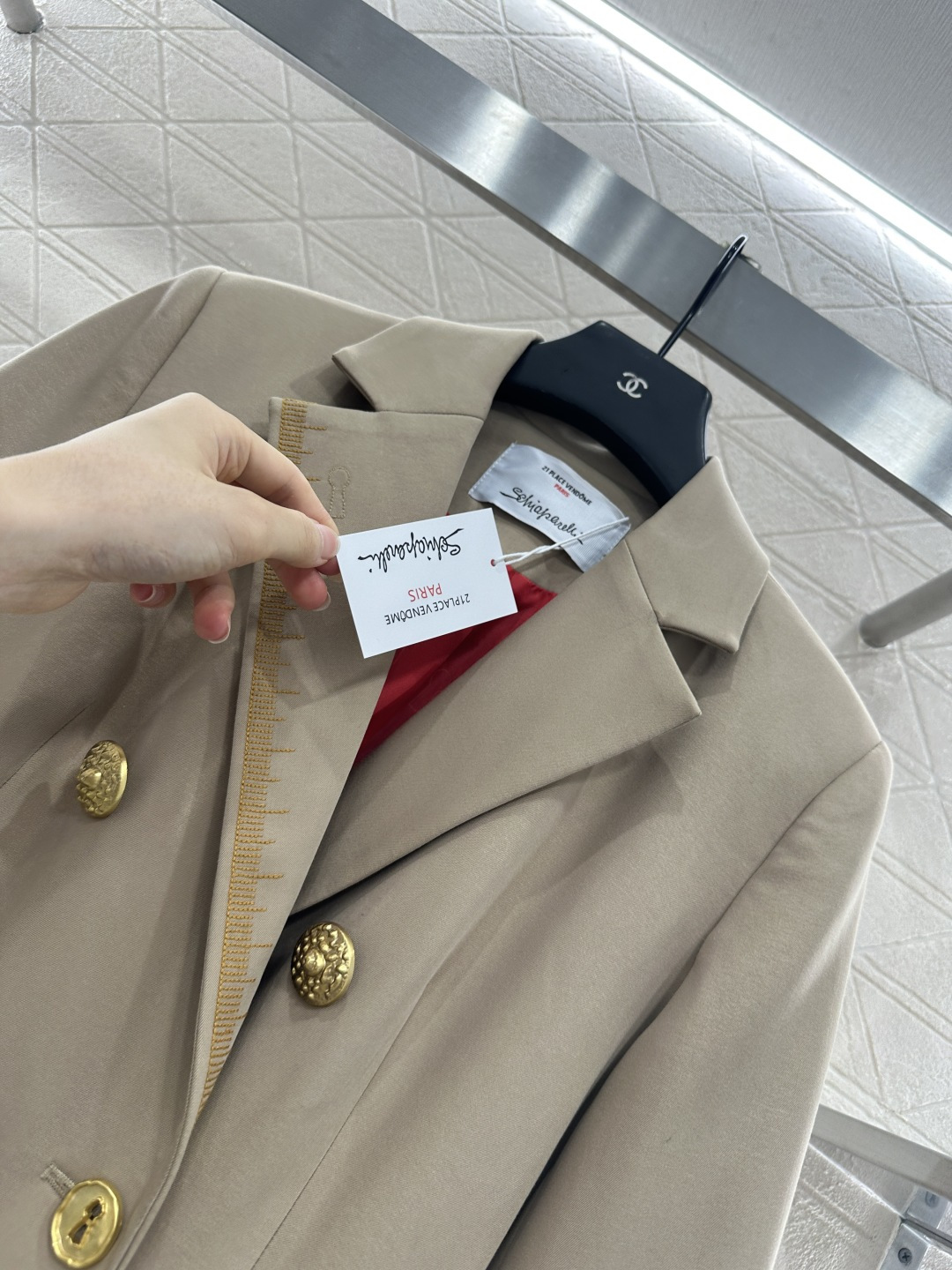 ♥Csh*♥2025新品上架
   翻领双排扣风衣外套
定制YB进口全棉风衣材质 质感高级 品相绝佳 长