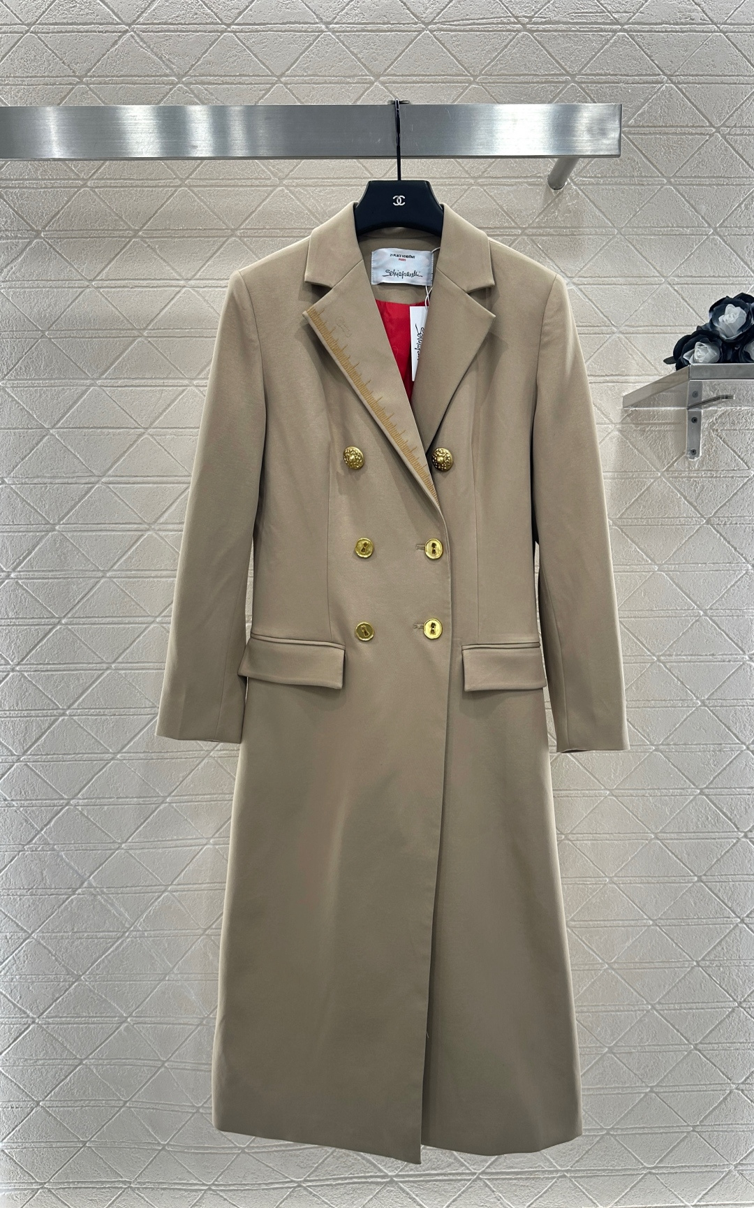 ♥Csh*♥2025新品上架
   翻领双排扣风衣外套
定制YB进口全棉风衣材质 质感高级 品相绝佳 长