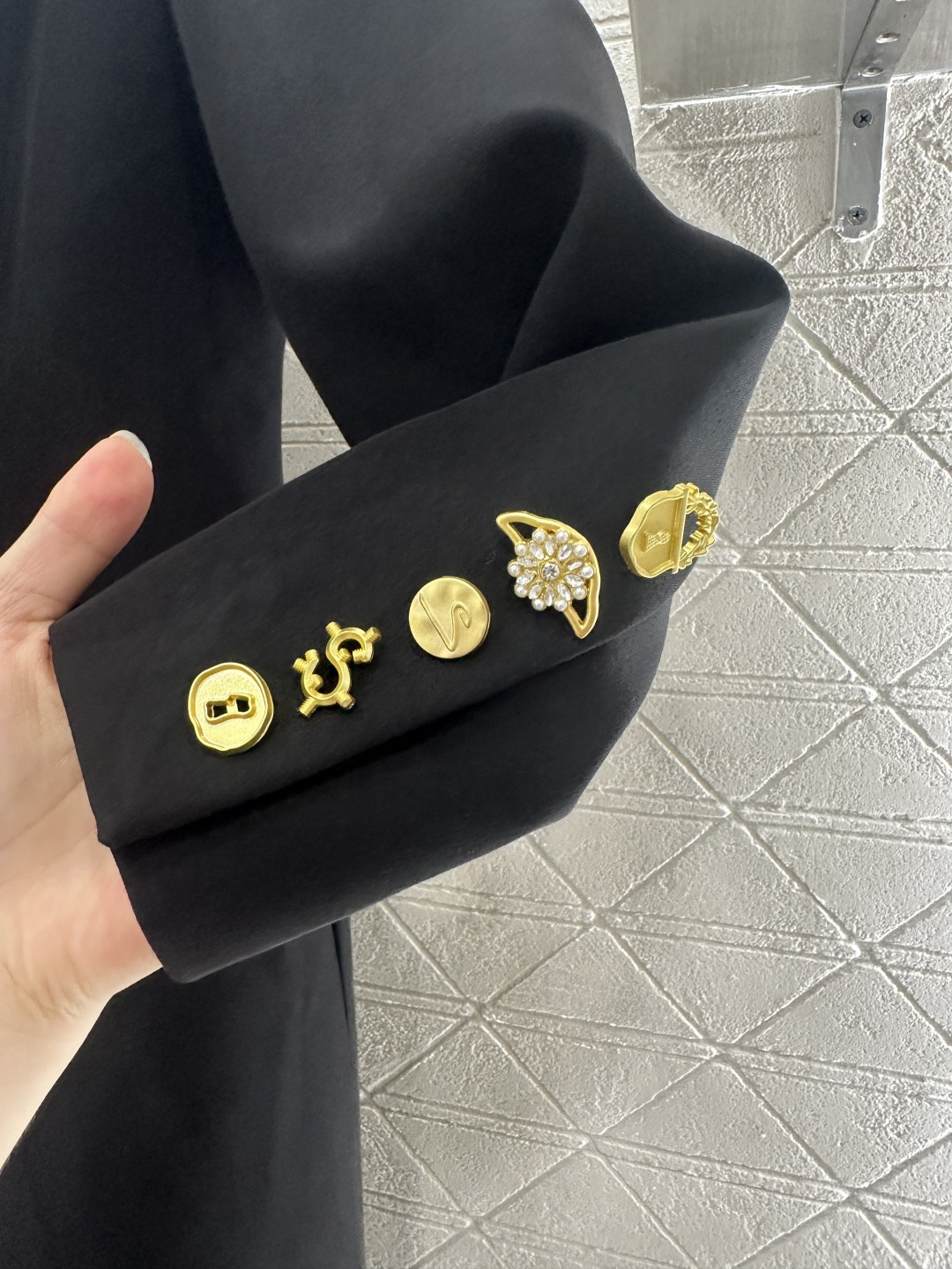 ♥Csh*♥2025新品上架
   翻领双排扣风衣外套
定制YB进口全棉风衣材质 质感高级 品相绝佳 长