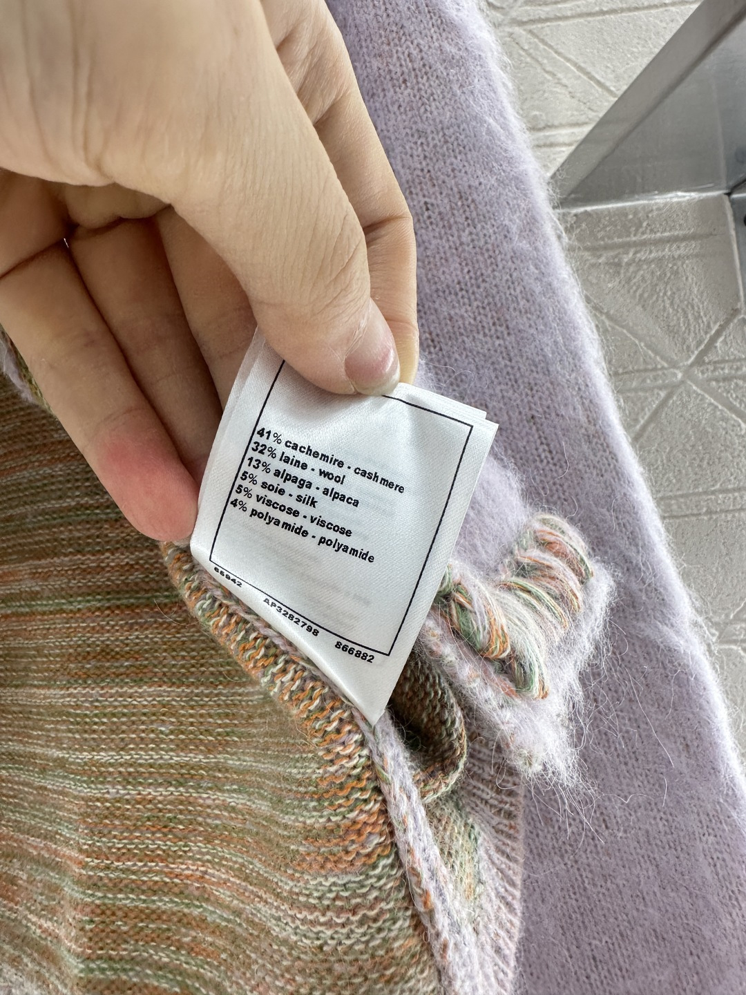 ♥Chane*♥2025新品上架
    编织捆边针织开衫
定制YB羊绒纱线织造 穿搭舒适 柔软细腻 翻