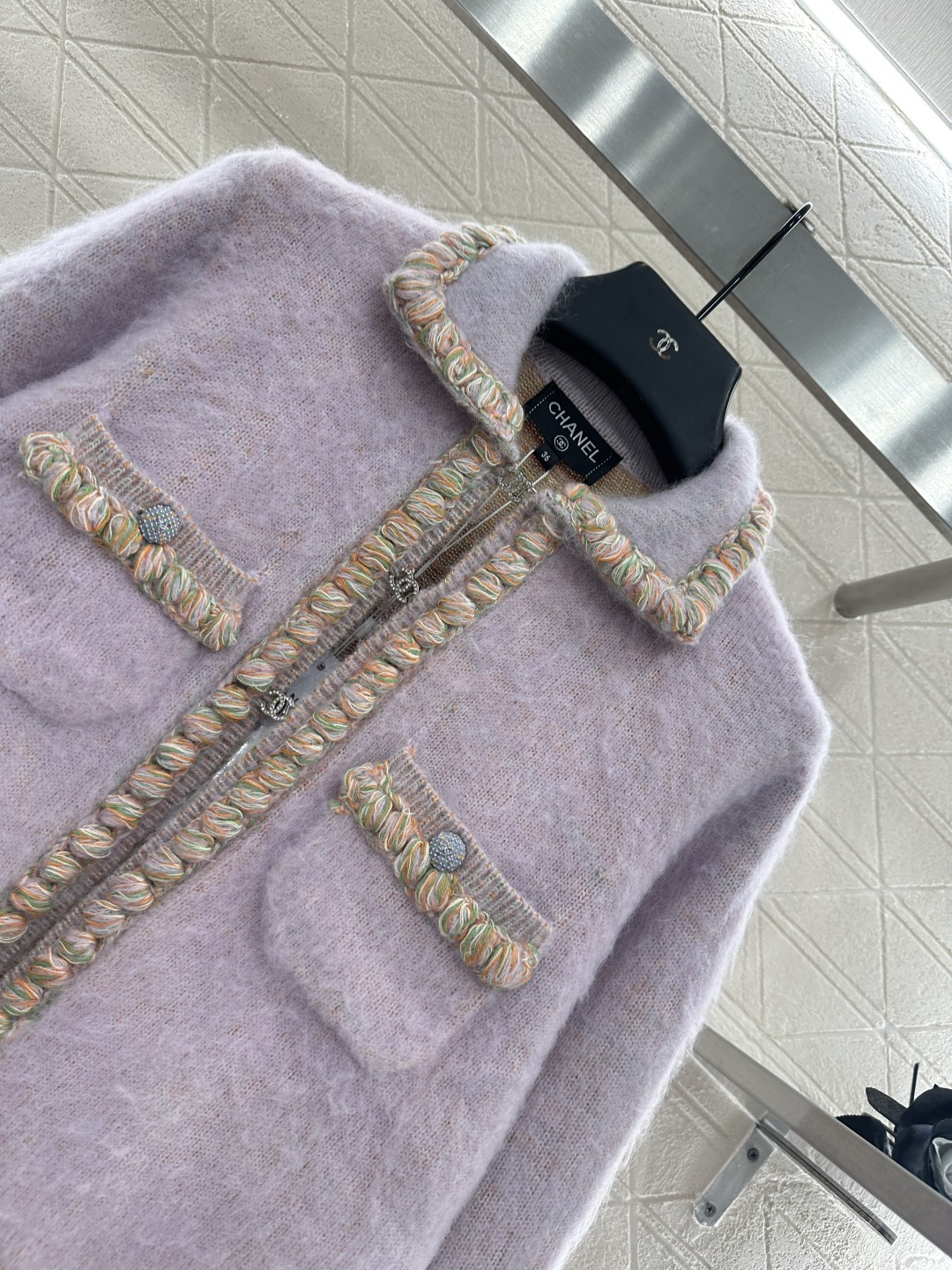 ♥Chane*♥2025新品上架
    编织捆边针织开衫
定制YB羊绒纱线织造 穿搭舒适 柔软细腻 翻