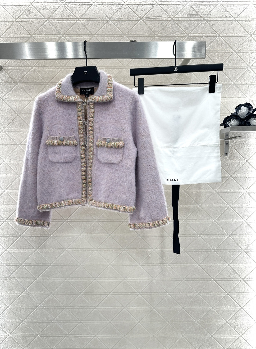 ♥Chane*♥2025新品上架
    编织捆边针织开衫
定制YB羊绒纱线织造 穿搭舒适 柔软细腻 翻