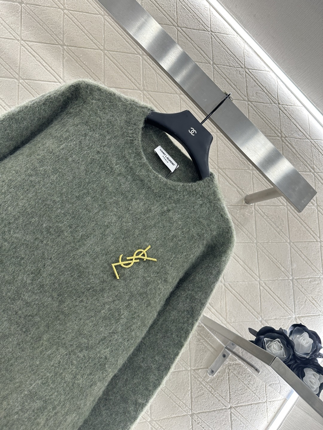 ♥Sanint Lauren*♥2025新品上架
      胸针字母针织毛衣
定制YB羊毛纱线织造 柔