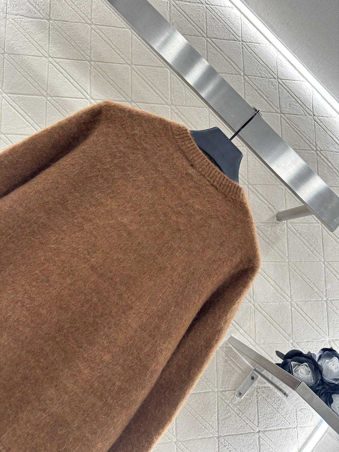 ♥Sanint Lauren*♥2025新品上架
      胸针字母针织毛衣
定制YB羊毛纱线织造 柔