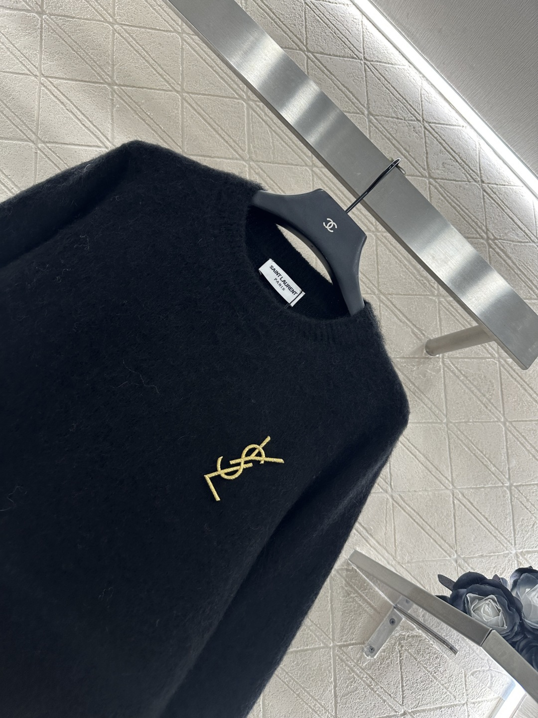 ♥Sanint Lauren*♥2025新品上架
      胸针字母针织毛衣
定制YB羊毛纱线织造 柔