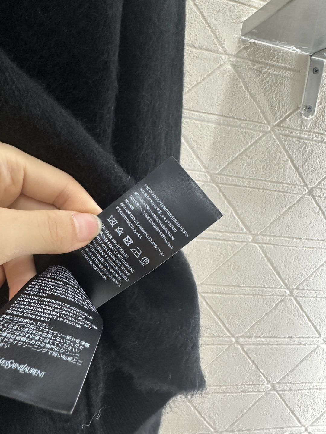 ♥Sanint Lauren*♥2025新品上架
      胸针字母针织毛衣
定制YB羊毛纱线织造 柔