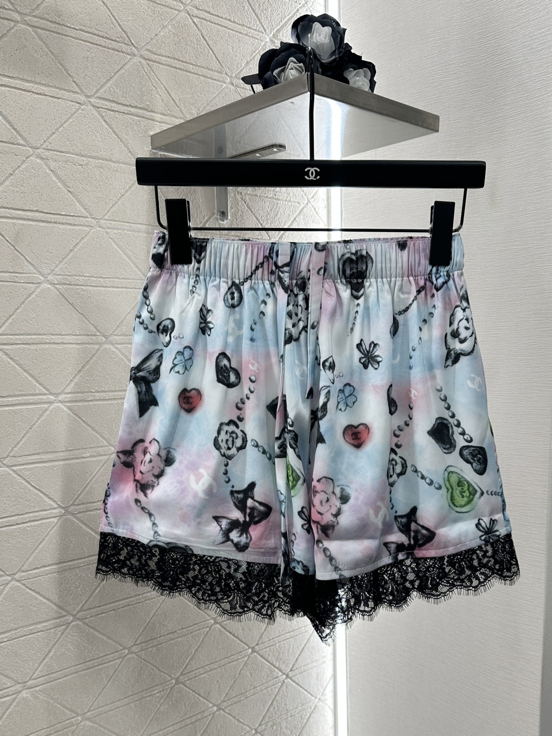 ♥Chane*♥2025新品上架
    印花真丝系列
定制YB进口斜纹稠材质 质感光泽 垂顺有型 平口