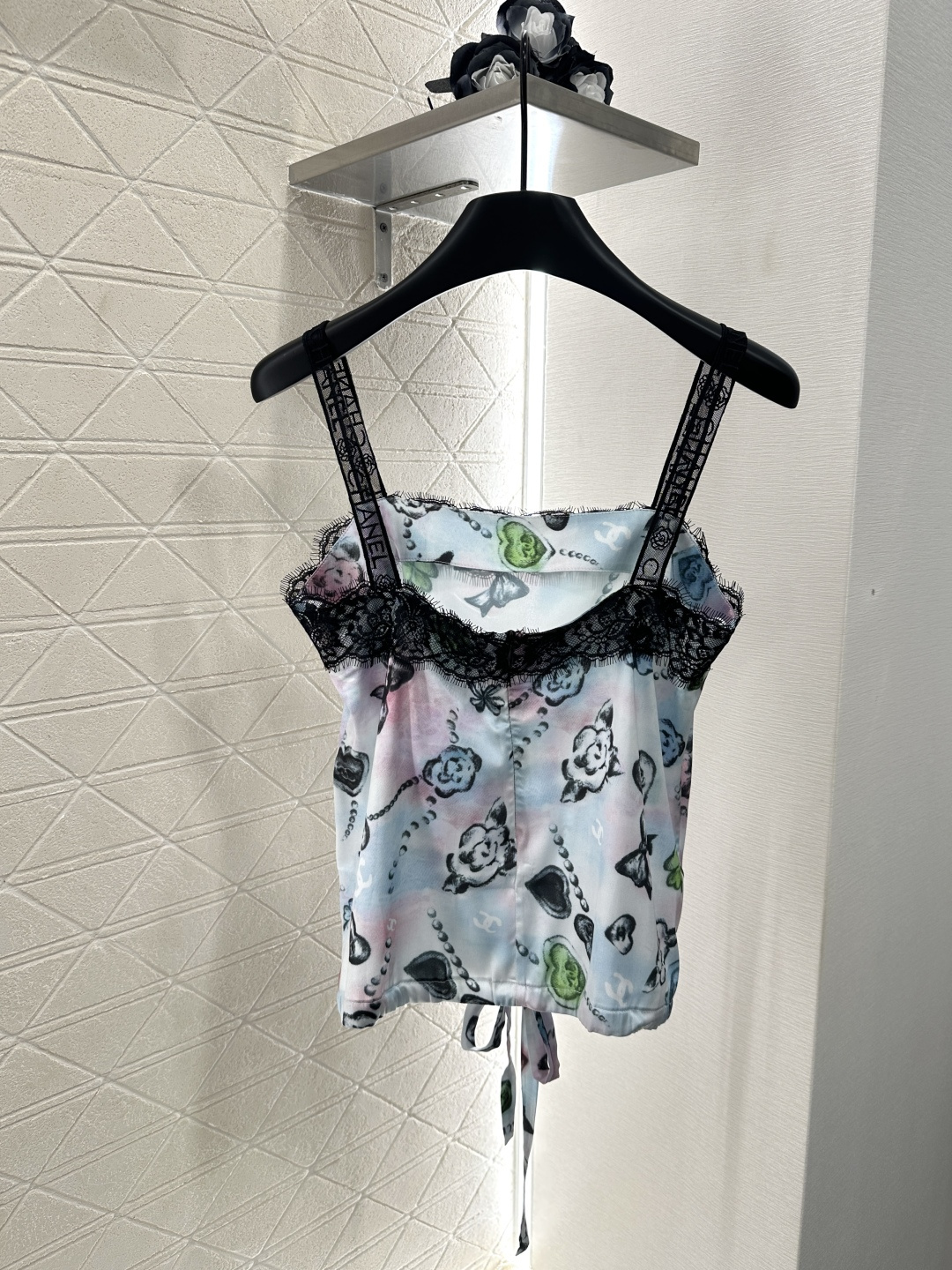 ♥Chane*♥2025新品上架
    印花真丝系列
定制YB进口斜纹稠材质 质感光泽 垂顺有型 平口