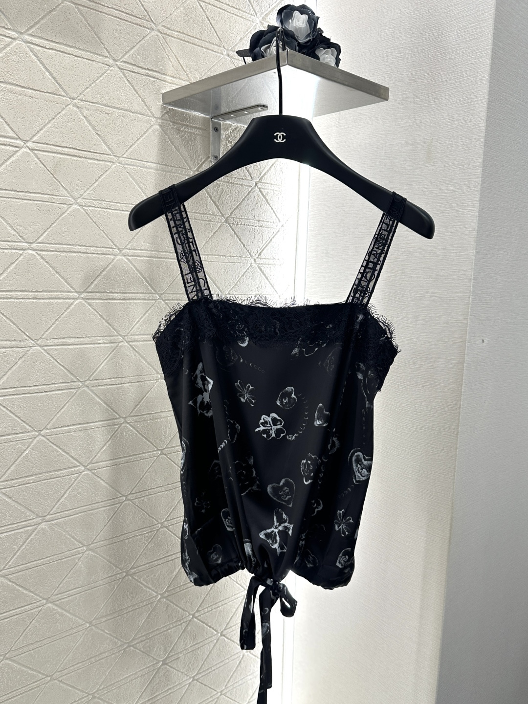 ♥Chane*♥2025新品上架
    印花真丝系列
定制YB进口斜纹稠材质 质感光泽 垂顺有型 平口