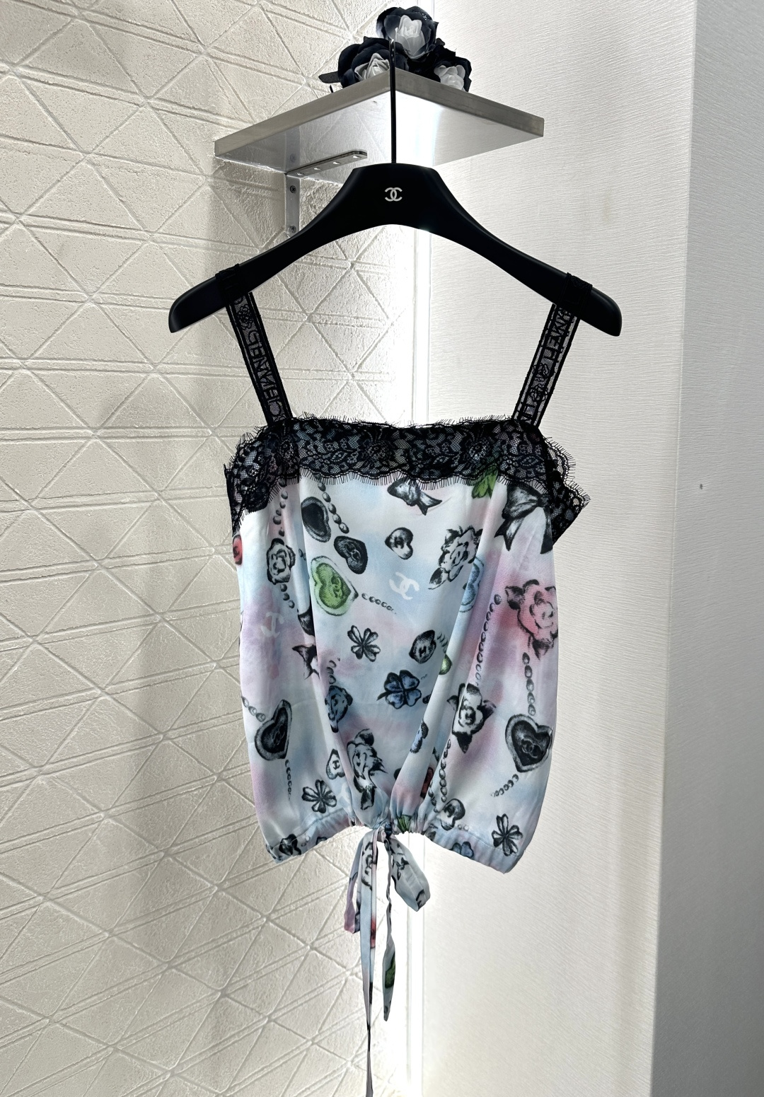 ♥Chane*♥2025新品上架
    印花真丝系列
定制YB进口斜纹稠材质 质感光泽 垂顺有型 平口